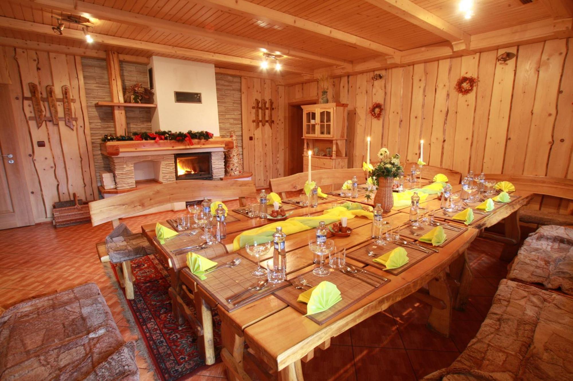 Penzion Larion Kralova Lehota Exterior foto
