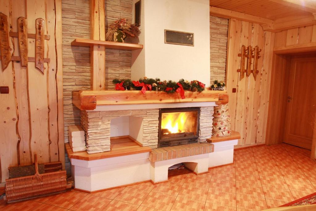 Penzion Larion Kralova Lehota Exterior foto