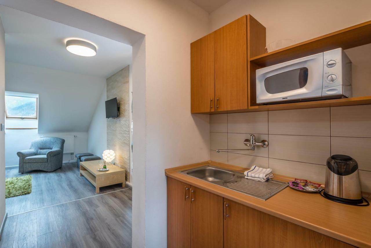 Penzion Larion Kralova Lehota Exterior foto